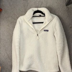 White Patagonia Sherpa quarter zip